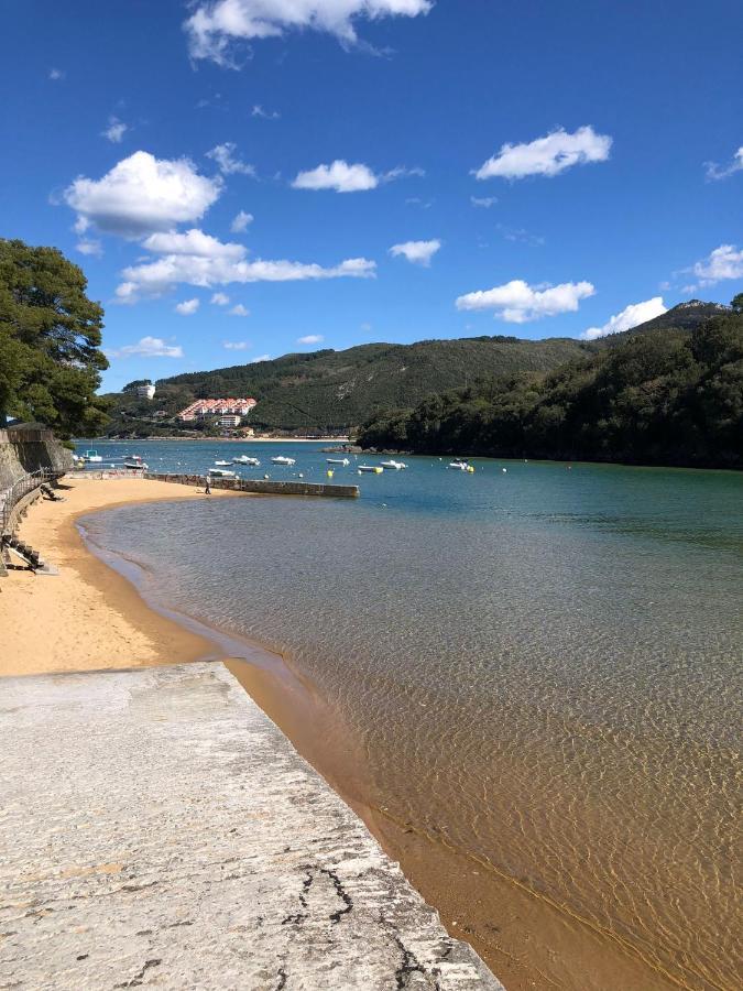 Sokaire De Urdaibai Junto A Mundaka Sukarrieta